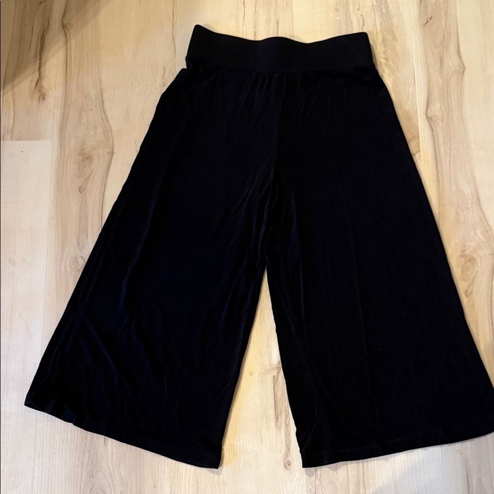 Chicos Travelers Black Wide-Leg Crop Pant SZ 4-6 Chicos 0 D2